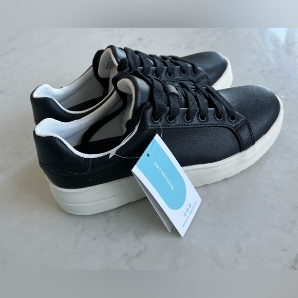 New Baretraps Nishelle Sneakers with Rebound Technology - Picture 5 of 11